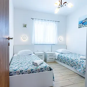 Appartement Nina, Maslenica